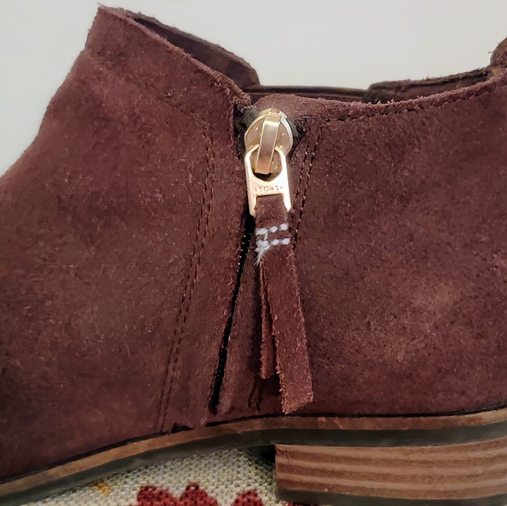 TOMS Brown Suede Ankle Boots Side Zip Comfort Low Heel Women's Chelsea 7.5 - Picture 11 of 15
